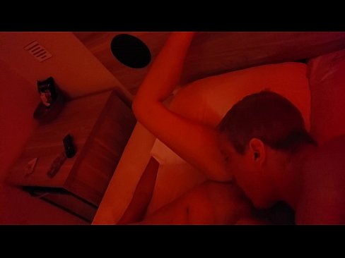 ❤️ Dinilaan ang aking basang puke. ️ Porno sa amin ️❤
